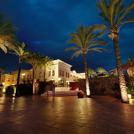 Hotel Robinson Cala Serena